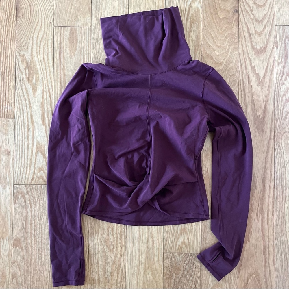 Burgundy lululemon twist from turtleneck